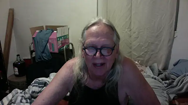 OldLadySara online show from May 29, 2026, 6:33 am