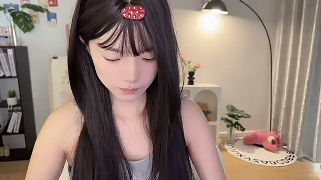 Momo-xx online show from October 2, 2025, 12:06 am