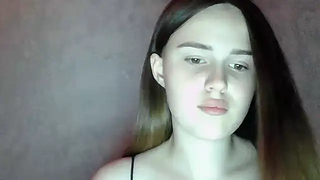 SweetLoraa online show from July 6, 2026, 12:29 am