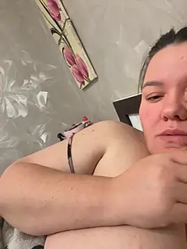 SunnyLeila2101 online show from September 25, 2025, 7:28 pm