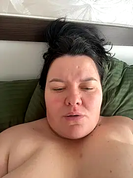 SunnyLeila2101 online show from October 24, 2025, 9:38 am