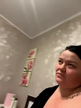 SunnyLeila2101 online show from October 29, 2025, 7:48 pm