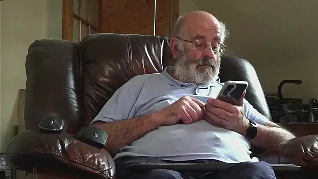 janzer13 online show from November 7, 2025, 1:44 pm