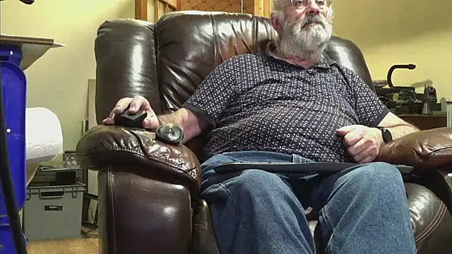 janzer13 online show from November 11, 2025, 6:30 pm