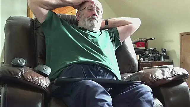 Snapshot of janzer13 chatting on March 7, 2026, 2:14 pm janzer13 online show from March 7, 2026, 2:14 pm