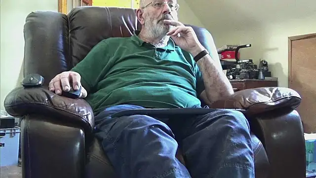 Snapshot of janzer13 chatting on March 14, 2026, 2:00 pm janzer13 online show from March 14, 2026, 2:00 pm