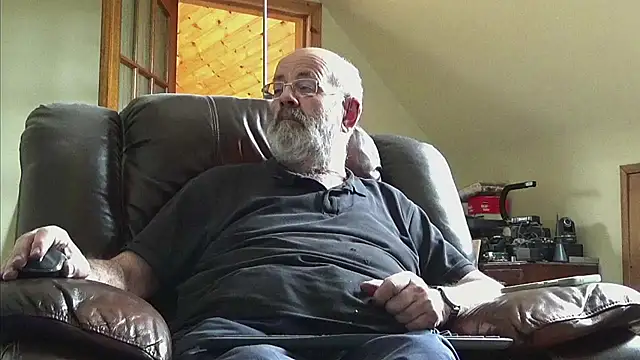 Snapshot of janzer13 chatting on March 31, 2026, 1:11 pm janzer13 online show from March 31, 2026, 1:11 pm