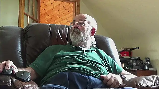 Snapshot of janzer13 chatting on May 1, 2026, 1:05 pm janzer13 online show from May 1, 2026, 1:05 pm