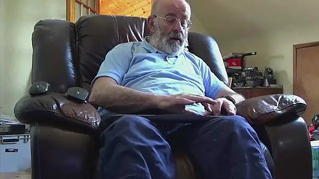 Snapshot of janzer13 chatting on May 9, 2026, 12:54 pm janzer13 online show from May 9, 2026, 12:54 pm