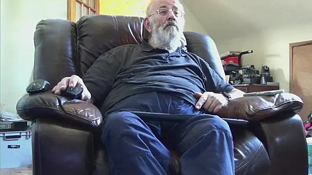 Snapshot of janzer13 chatting on May 13, 2026, 1:19 pm janzer13 online show from May 13, 2026, 1:19 pm