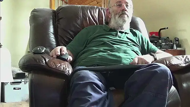 Snapshot of janzer13 chatting on May 21, 2026, 1:07 pm janzer13 online show from May 21, 2026, 1:07 pm