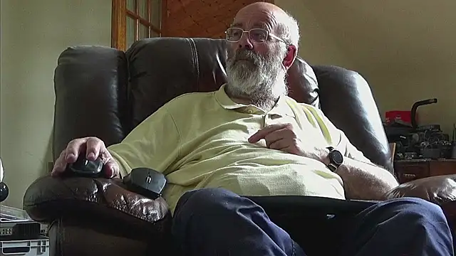 Snapshot of janzer13 chatting on May 28, 2026, 1:08 pm janzer13 online show from May 28, 2026, 1:08 pm