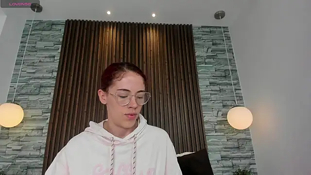 melodyvega0591 online show from October 15, 2025, 1:33 pm