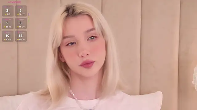 Snapshot of Nesolla chatting on September 22, 2025, 7:49 pm Nesolla online show from September 22, 2025, 7:49 pm