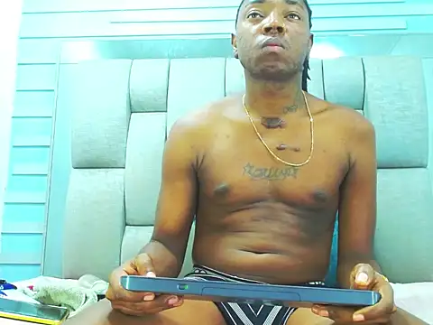 Snapshot of Black_Fire10 chatting on February 28, 2026, 8:32 pm Black Fire10 online show from February 28, 2026, 8:32 pm