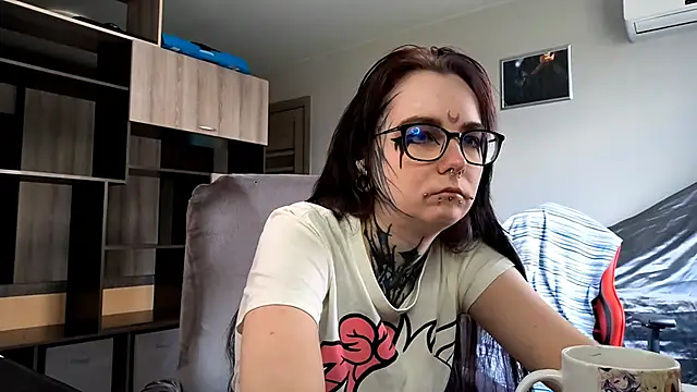 HighelikeGirl online show from September 26, 2025, 7:23 am