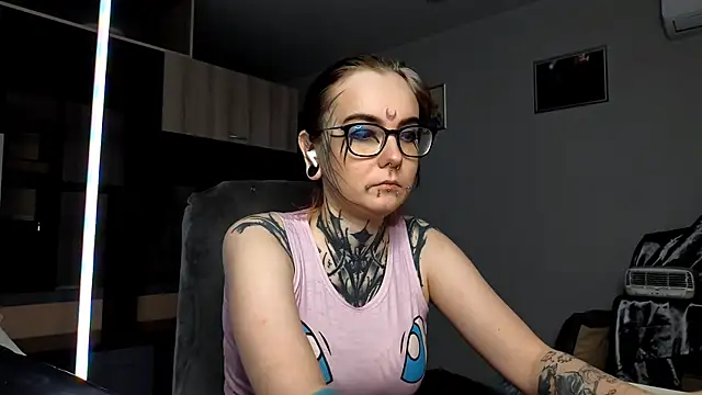 HighelikeGirl online show from October 15, 2025, 12:05 pm