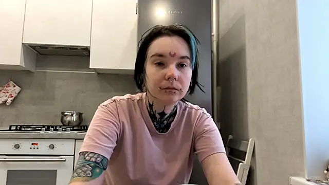 HighelikeGirl online show from February 17, 2026, 6:10 am