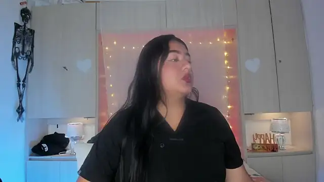 LilyWhitney online show from October 26, 2025, 4:07 am