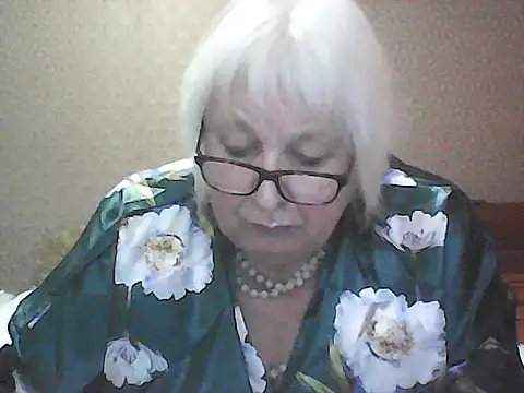 Alexia64231 online show from September 24, 2025, 4:32 pm