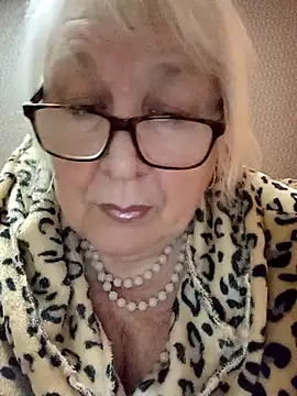 Alexia64231 online show from November 3, 2025, 5:09 am