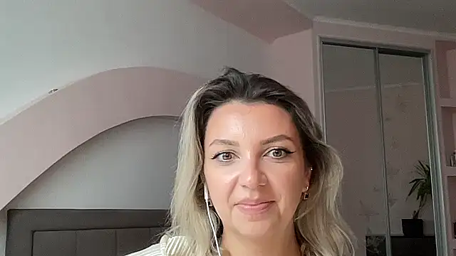 Snapshot of Beautysoul_ chatting on September 11, 2025, 10:59 am Beautysoul online show from September 11, 2025, 10:59 am