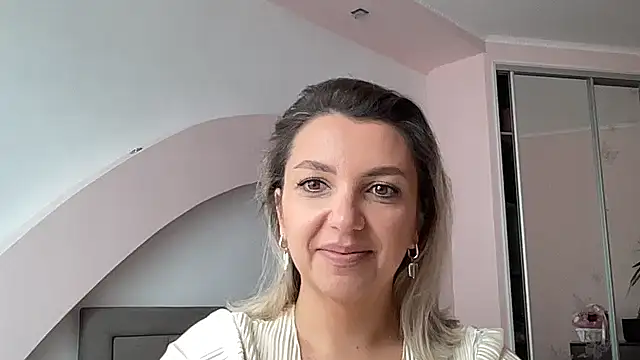 Snapshot of Beautysoul_ chatting on September 14, 2025, 9:30 am Beautysoul online show from September 14, 2025, 9:30 am