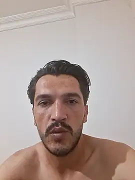 bisexsualman online show from July 9, 2026, 8:02 pm