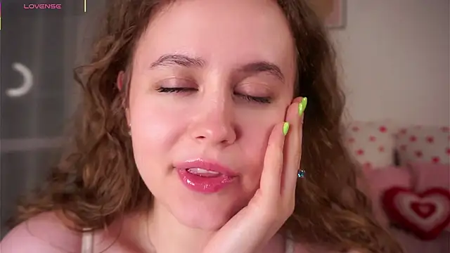 SusannaScholler online show from June 2, 2026, 11:29 pm