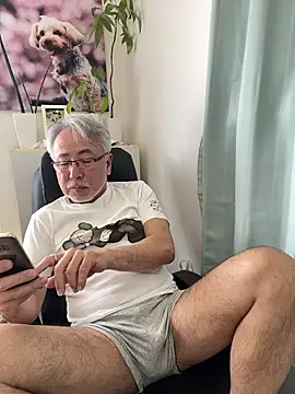 gholly2007 online show from April 11, 2026, 2:27 am