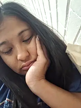 lupittta online show from October 11, 2025, 5:22 pm