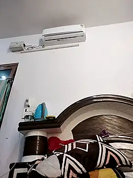 Cute-Janvi20 online show from December 19, 2025, 6:20 am