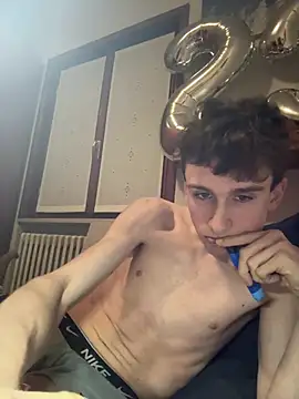 twinkethan07 online show from February 2, 2026, 1:37 am