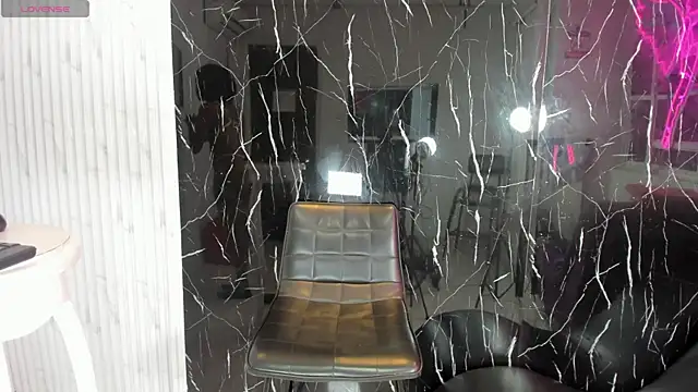 Nini Beyker online show from January 10, 2026, 1:35 pm