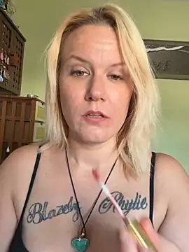 RhondaRump online show from September 23, 2025, 2:09 pm