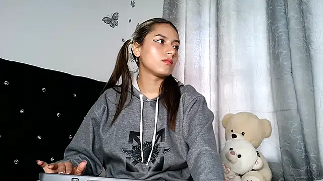 abella-lemus online show from November 25, 2025, 3:12 pm