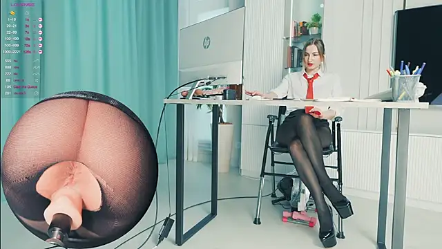 milahouston online show from November 23, 2025, 7:19 am