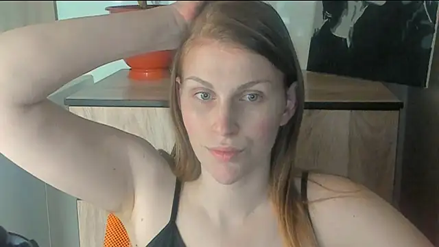 Snapshot of JuliaMuuun chatting on April 16, 2026, 9:50 pm JuliaMuuun online show from April 16, 2026, 9:50 pm