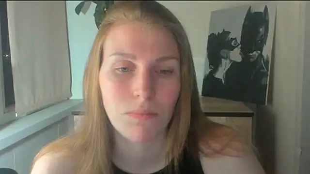 Snapshot of JuliaMuuun chatting on April 17, 2026, 10:24 pm JuliaMuuun online show from April 17, 2026, 10:24 pm