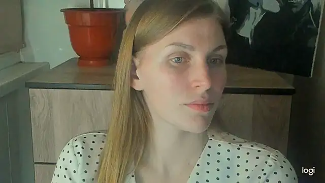 Snapshot of JuliaMuuun chatting on May 14, 2026, 9:21 pm JuliaMuuun online show from May 14, 2026, 9:21 pm