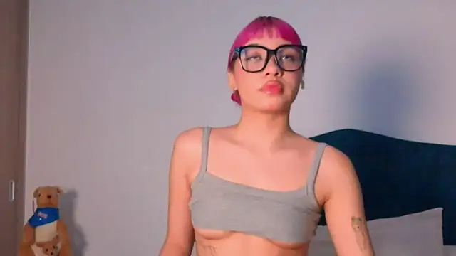 angelinhaaa online show from December 22, 2025, 1:35 am