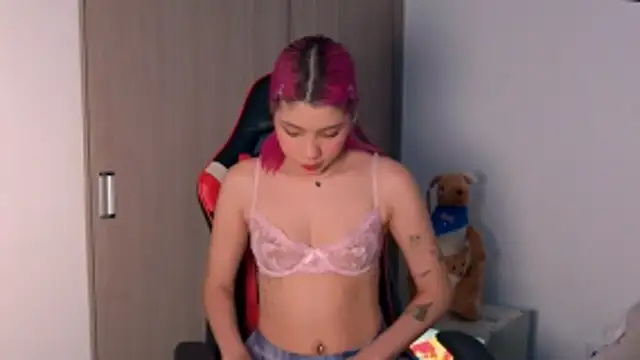 angelinhaaa online show from December 23, 2025, 1:25 am