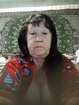 CrystalLime6411 online show from November 18, 2025, 4:17 am