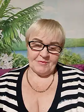 VioletSweet5566 online show from November 1, 2025, 3:58 pm