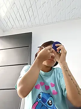 Snapshot of Little-Pussy-Sweet chatting on November 26, 2025, 1:23 pm Little-Pussy-Sweet online show from November 26, 2025, 1:23 pm