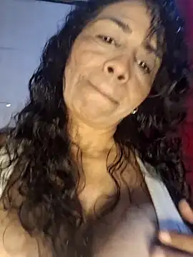 Snapshot of floresblancas chatting on November 2, 2025, 11:12 am floresblancas online show from November 2, 2025, 11:12 am