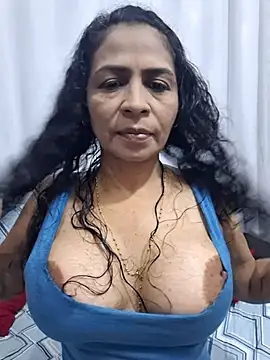 floresblancas online show from December 21, 2025, 10:06 pm