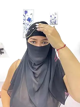 Amyraa  online show from December 1, 2025, 3:33 am