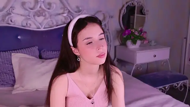 LANA MILANO online show from November 5, 2025, 11:21 am