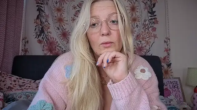 Snapshot of Daisyxoxo_ chatting on October 16, 2025, 8:26 am Daisyxoxo  online show from October 16, 2025, 8:26 am